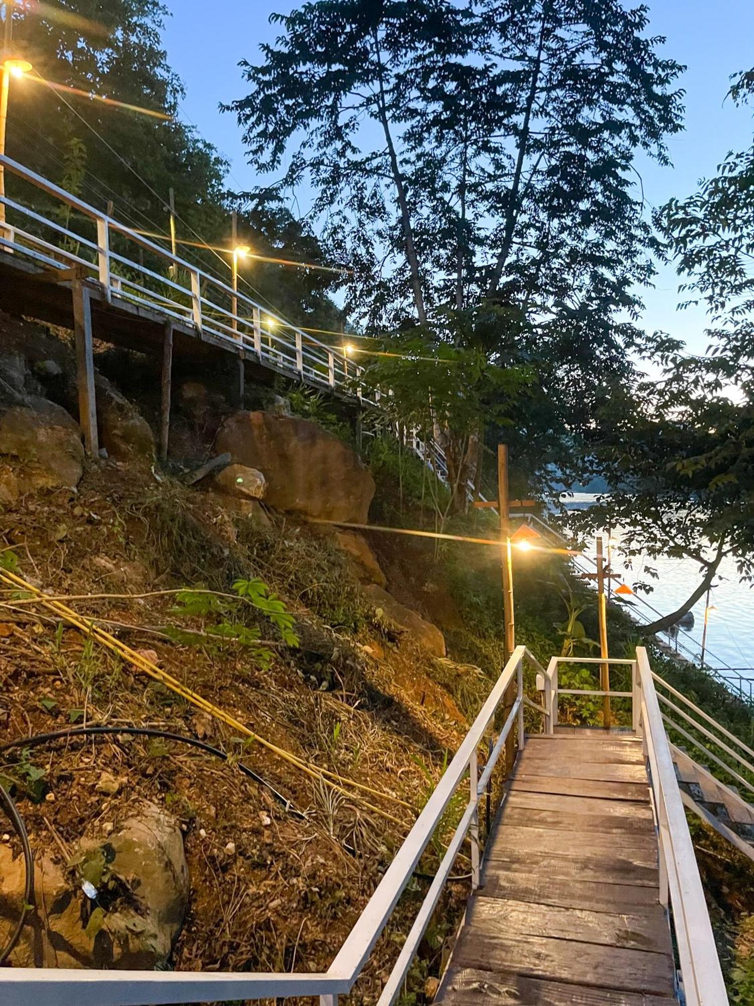 Nongkhiaw The Float House Exterior foto