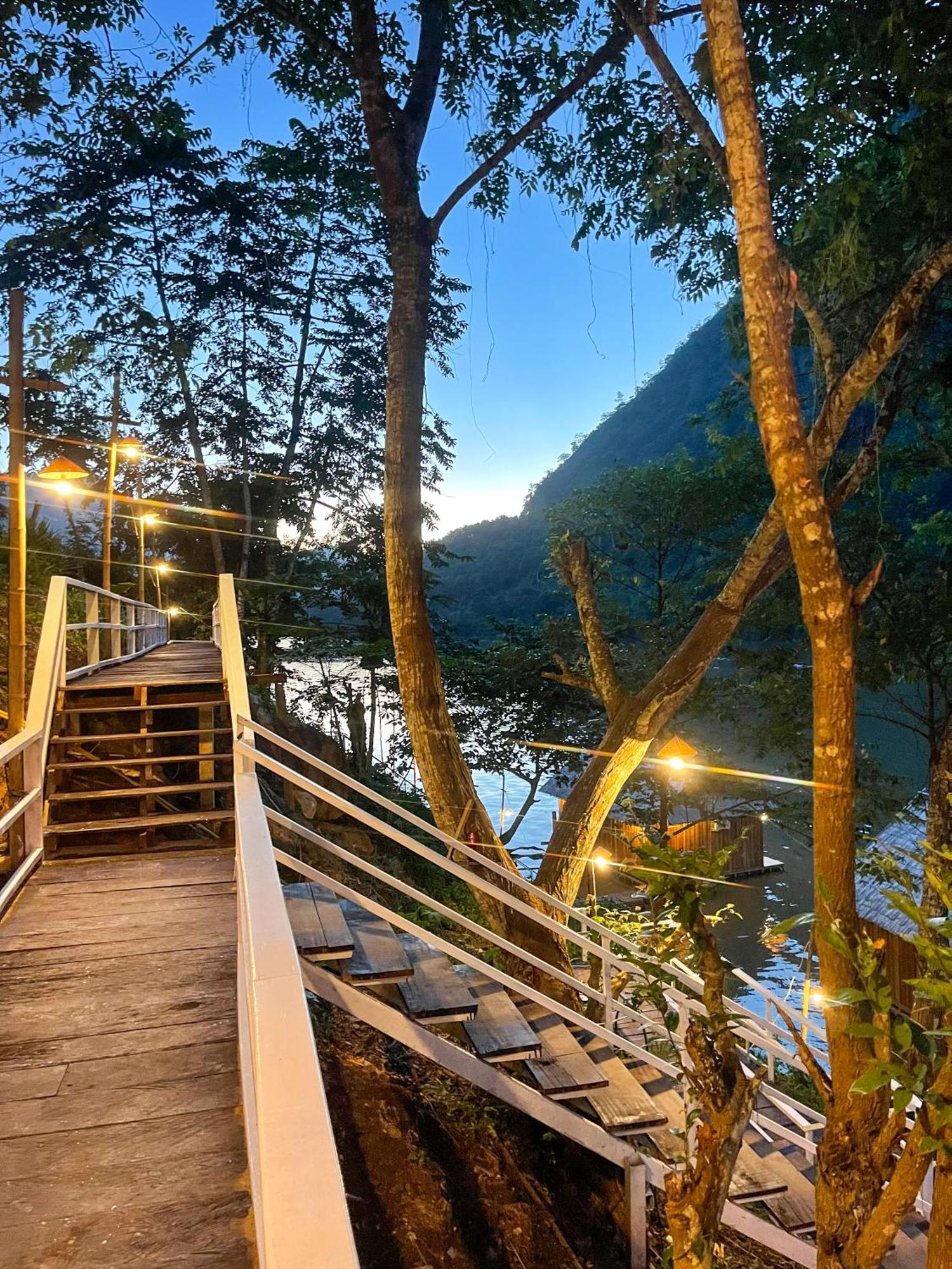 Nongkhiaw The Float House Exterior foto