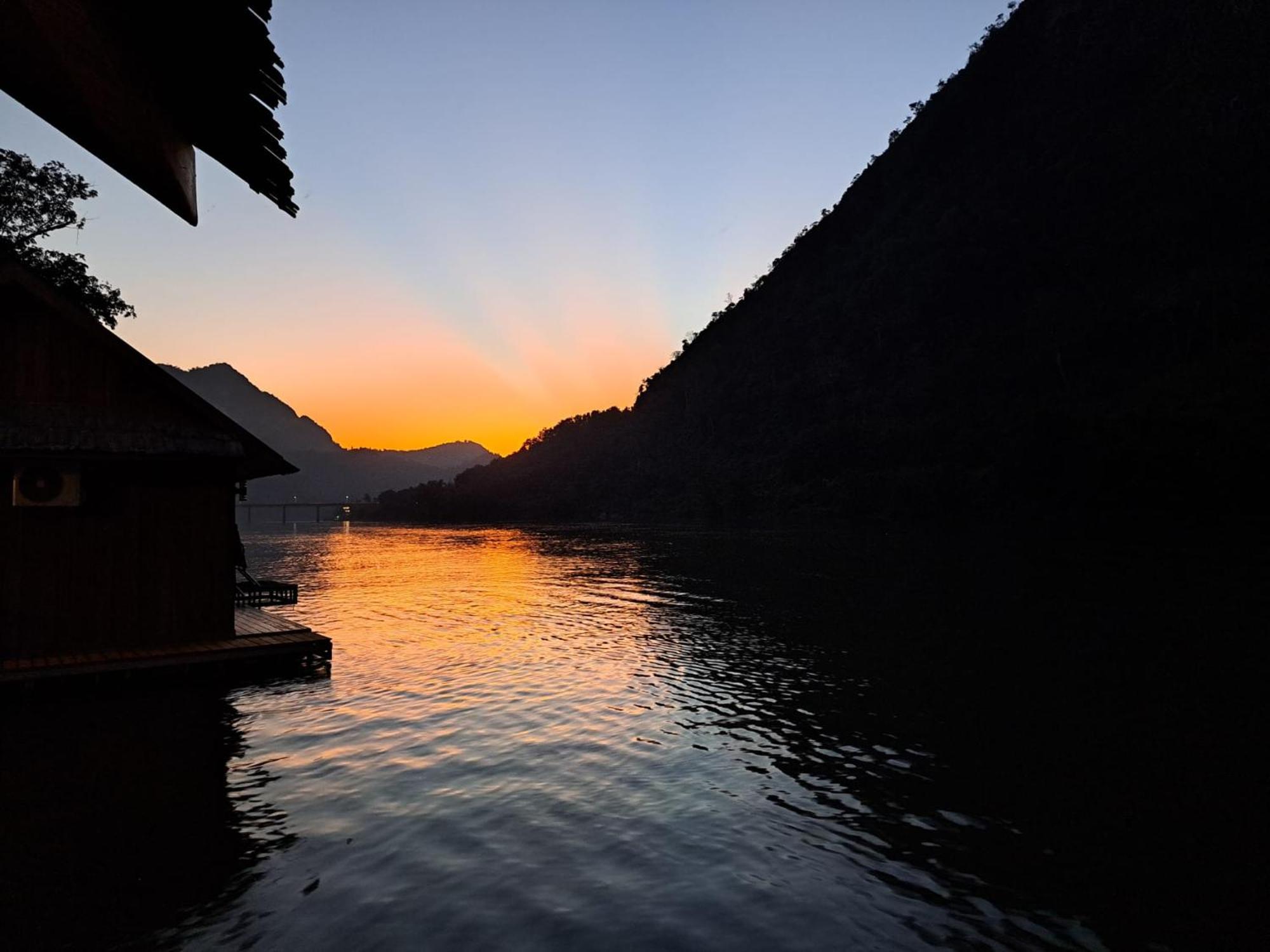 Nongkhiaw The Float House Exterior foto